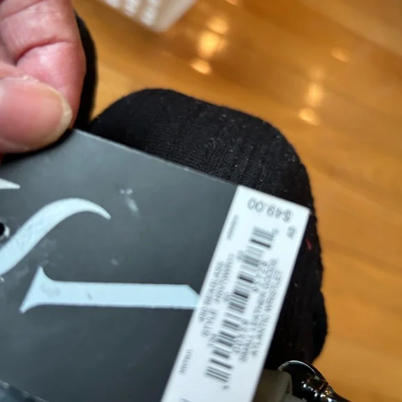 Vera Wang Blue Shoulder Bag NWT with Pleated Design STUNNING - Picture 16 of 16